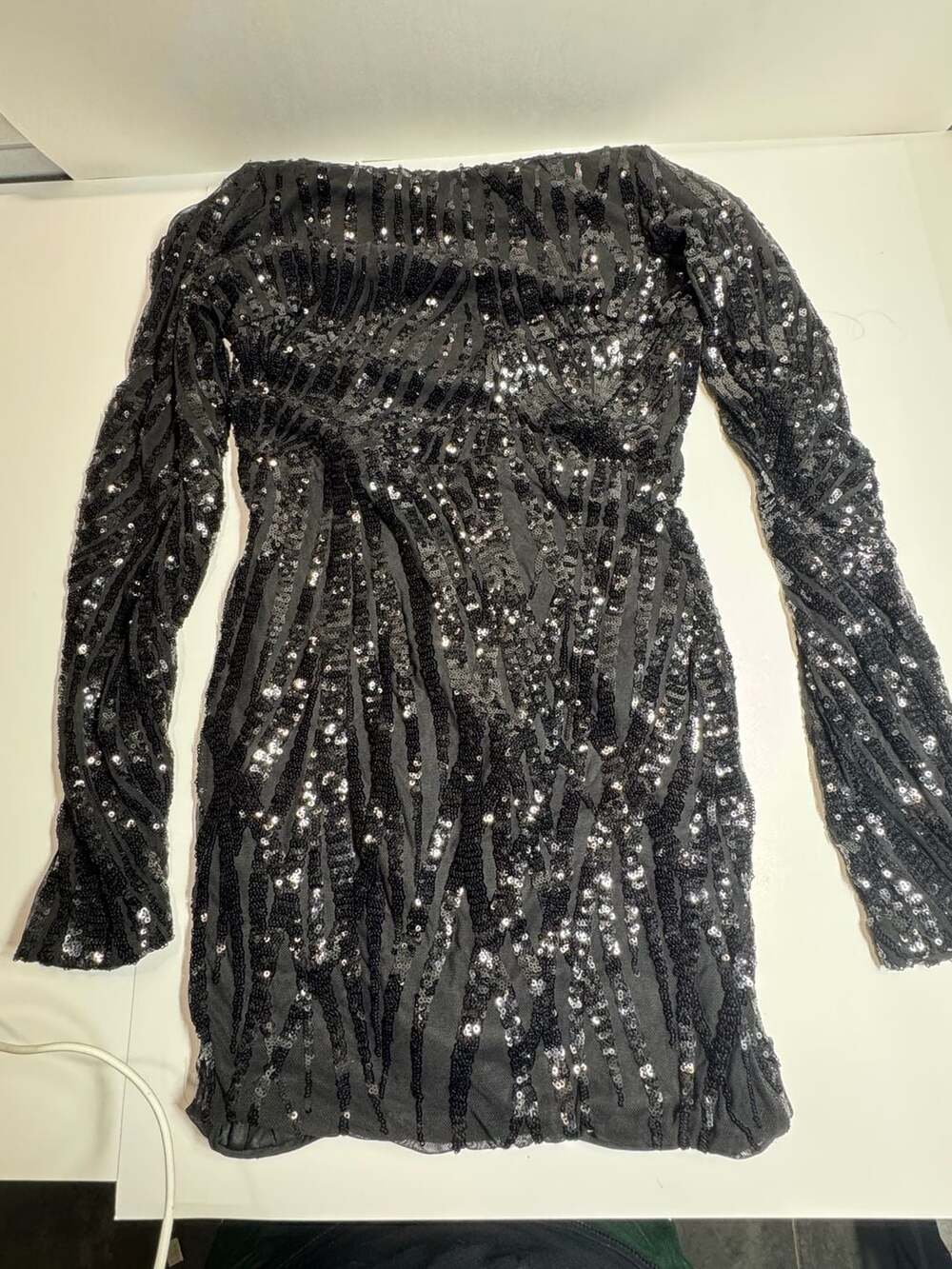 Black Long Sleeve Open Back Sequin Pattern Bodycon Mini Dress